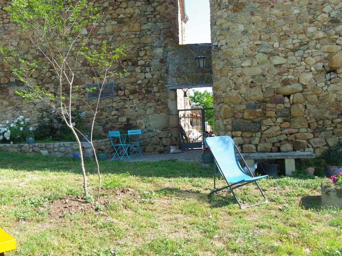 Le Donjon De La Reine Margot Bed and Breakfast Beaumont  Eksteriør billede