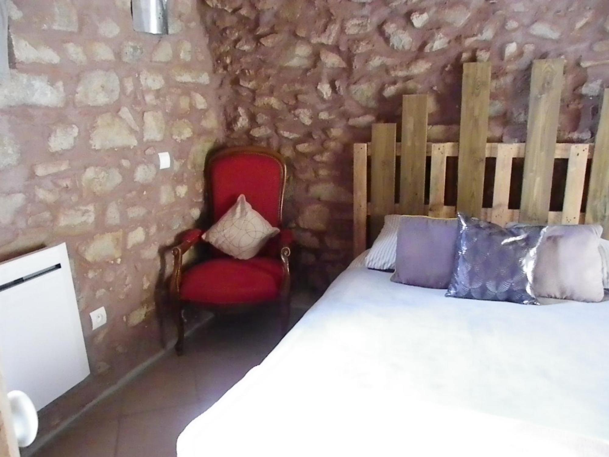 Le Donjon De La Reine Margot Bed and Breakfast Beaumont  Eksteriør billede